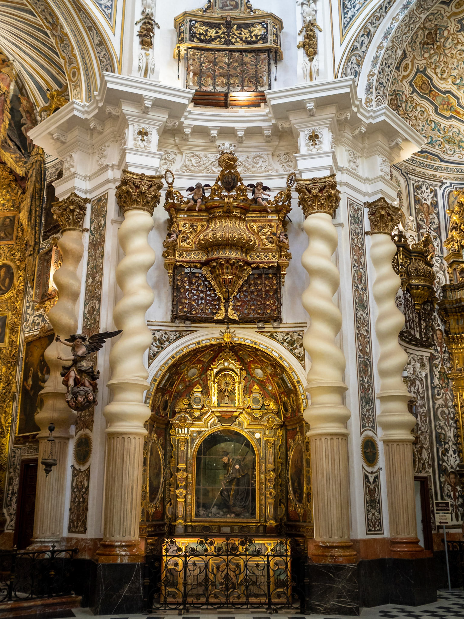 Church of Saint Louis of France baroque altarpiece in disguised pillar
