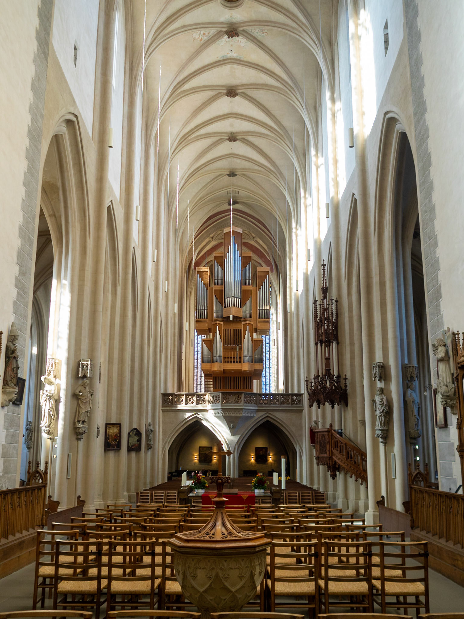 Main nave of Rothenburg ob der Tauber St. Jakob Church