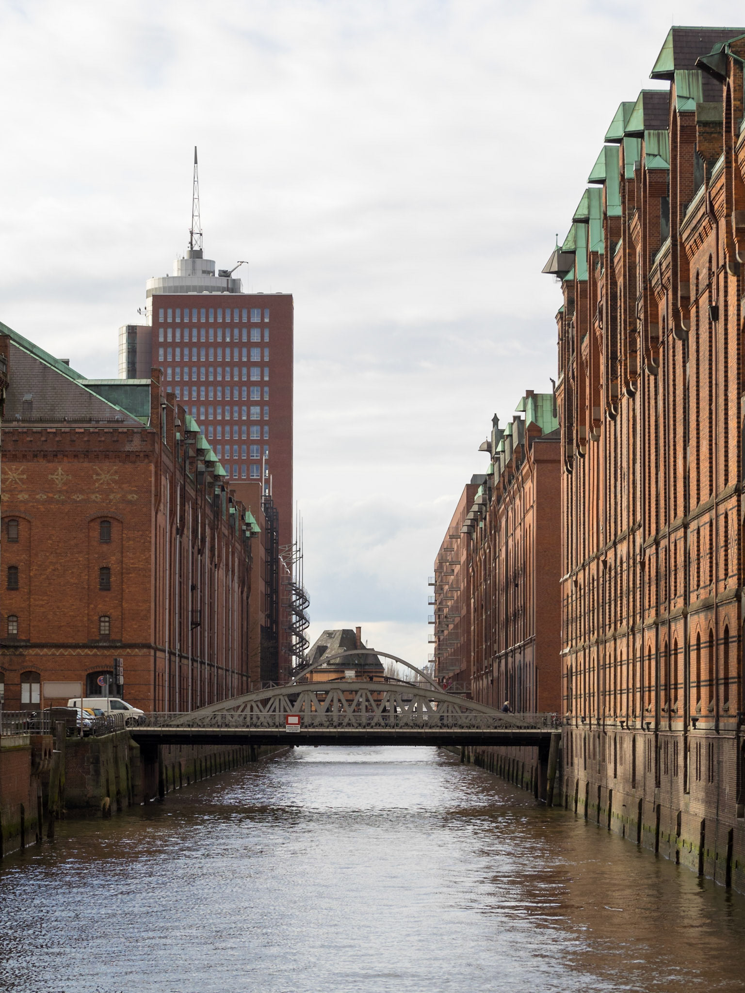 Hafen city canal