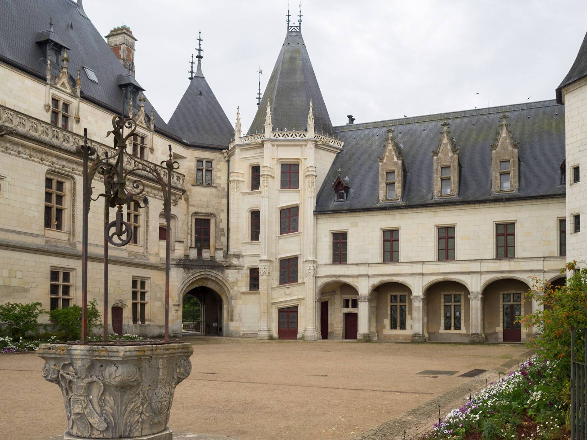 Inner courtyard of Chaumont-sur-Loire Chateau