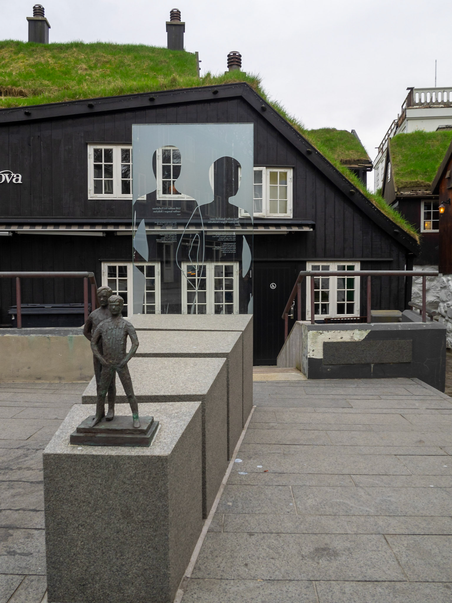 Janus Djurhuus and Hans Andrias Djurhuus memorial statue in Tórshavn