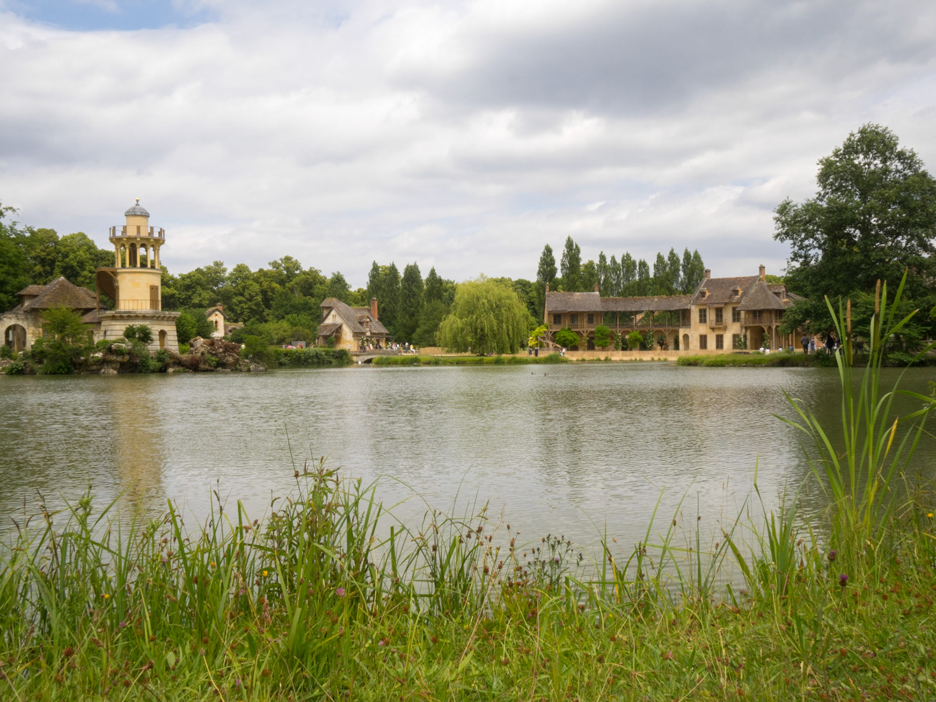Domain Marie-Antoinette general view from the other side of the lake