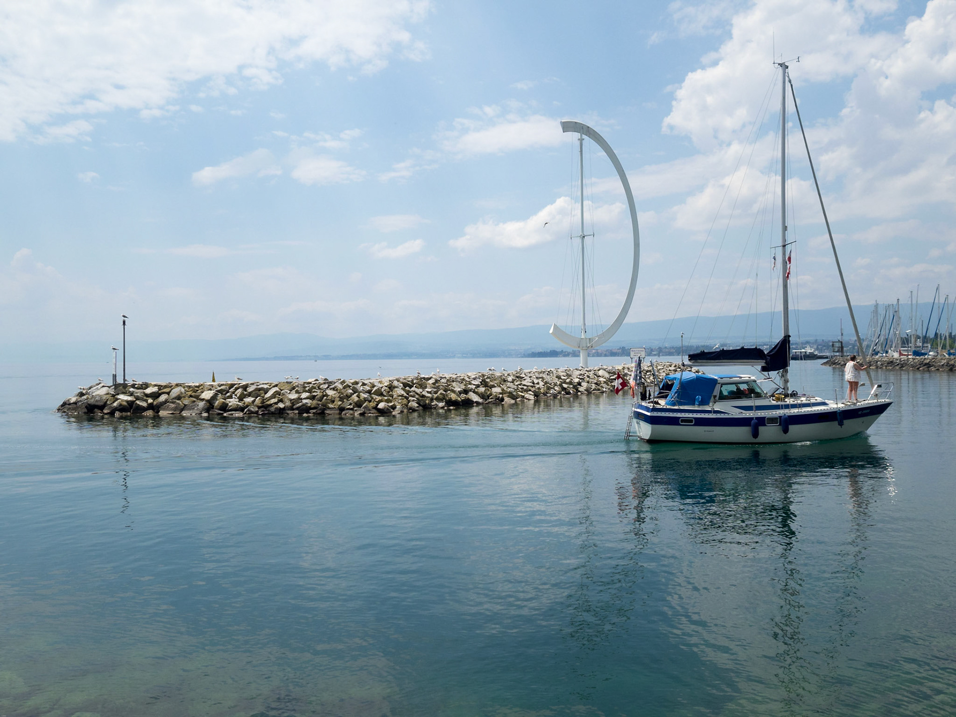 Entering Lausanne dock