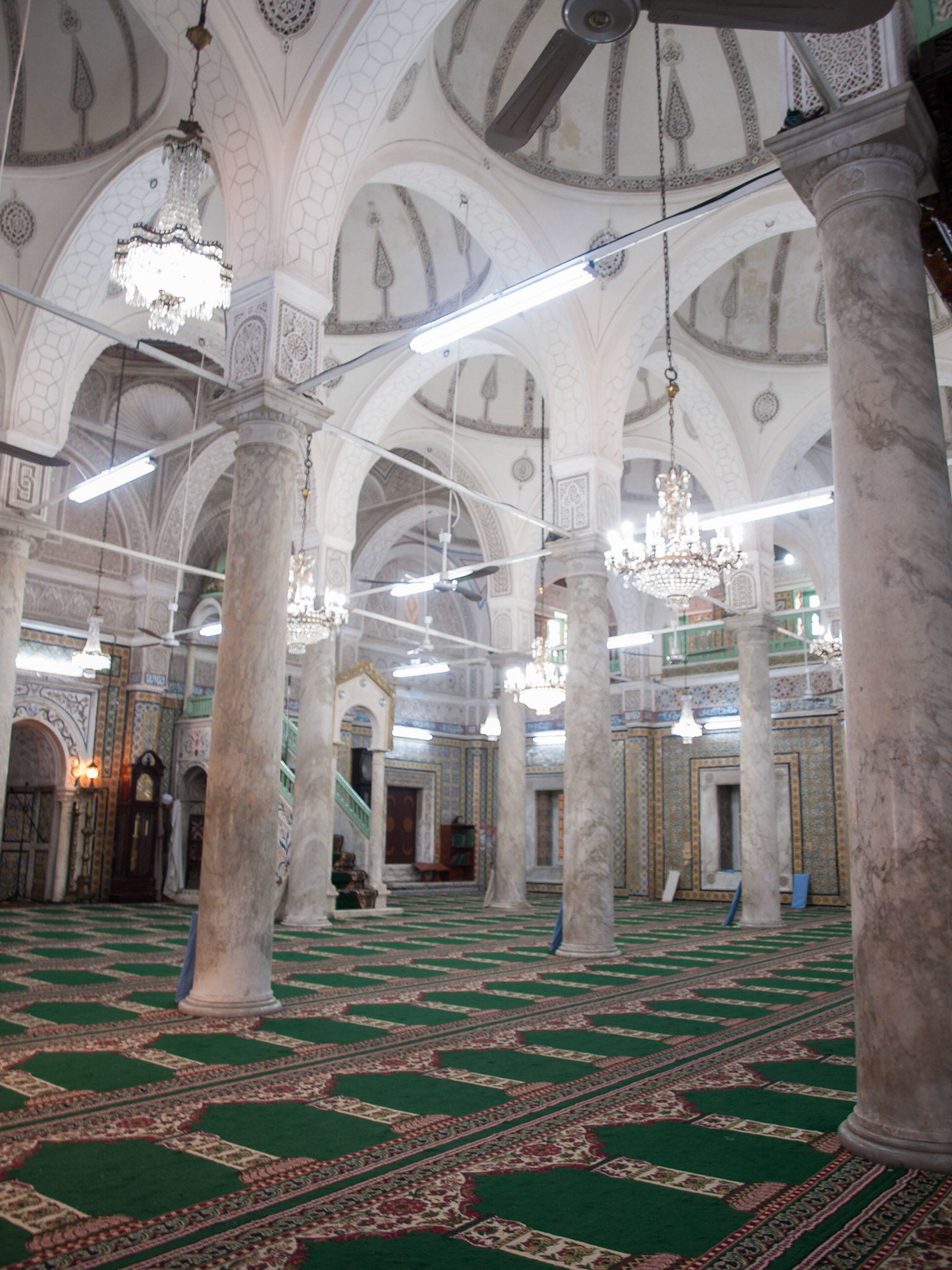 Gurgi Mosque interior