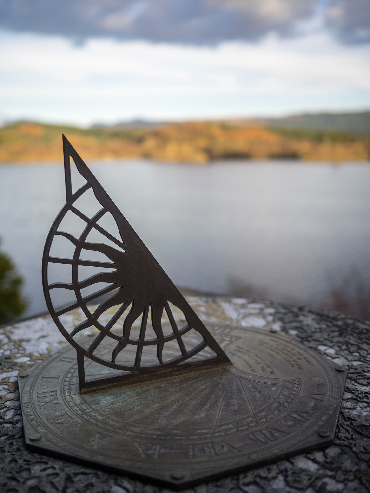 Sun clock in Saint Conan's Kirk