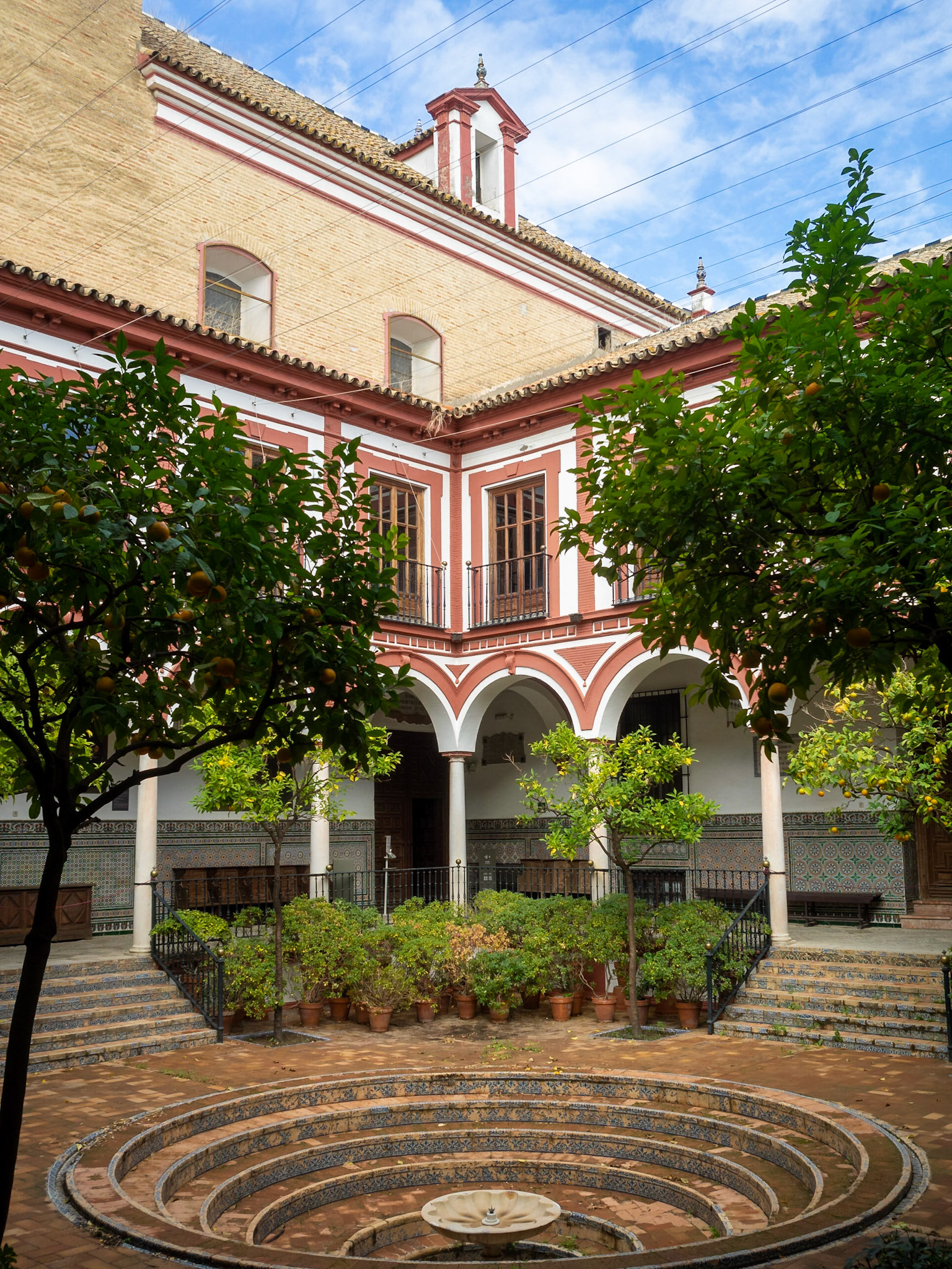 Hospital de los Venerables courtyard