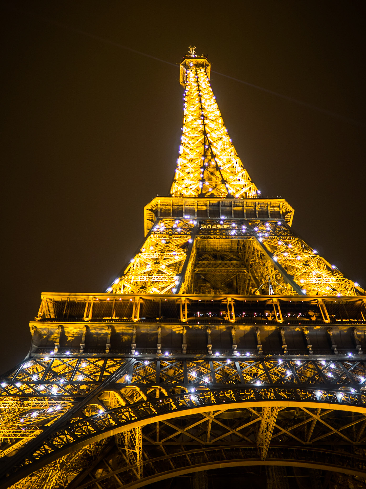 Night lights at Tour Eiffel for Christmas