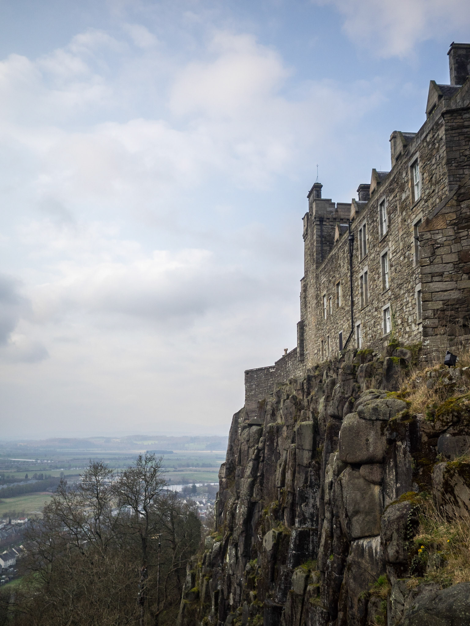 Stirling Castle on top of the cliff