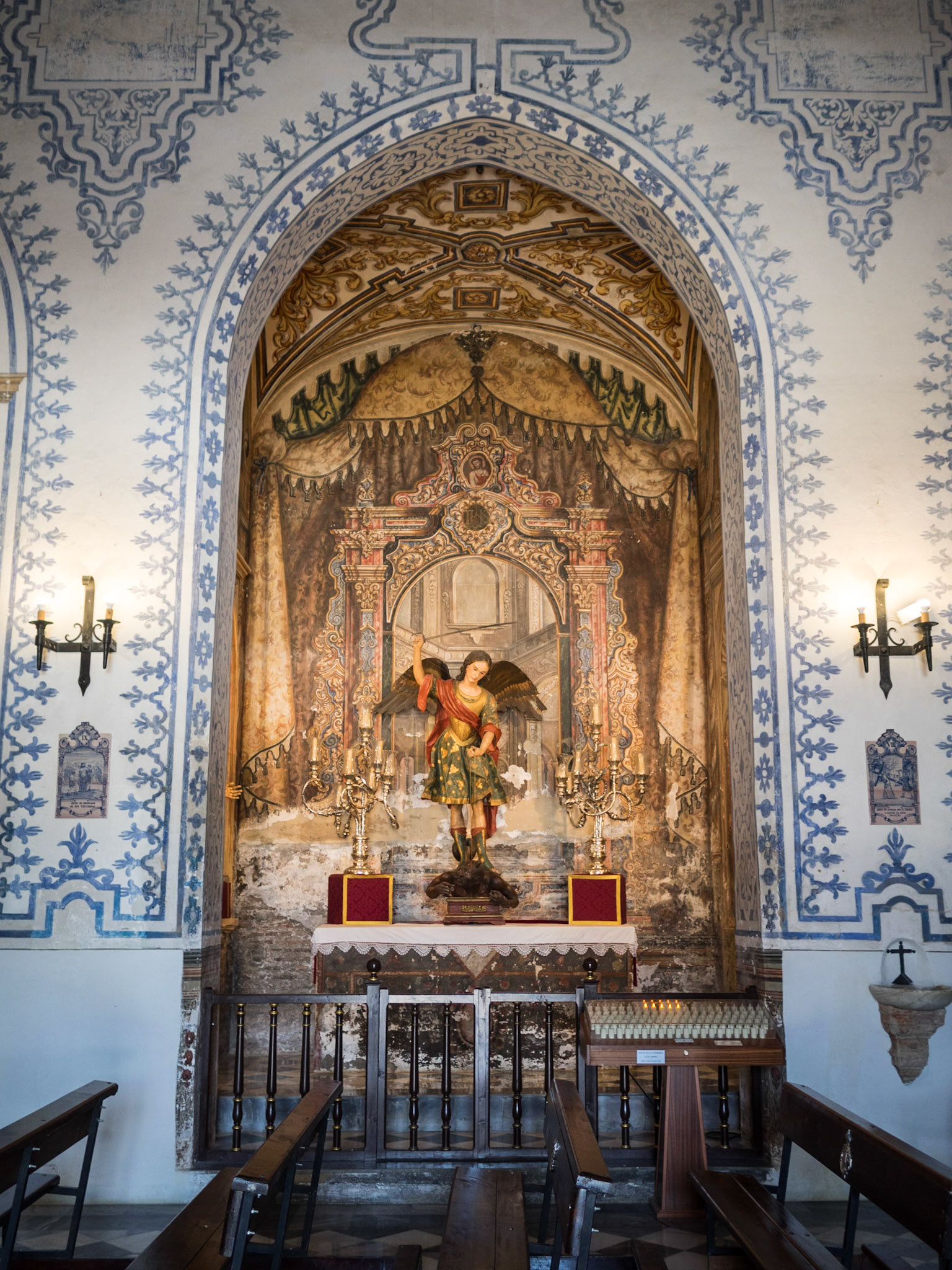 San Nicolas church interior