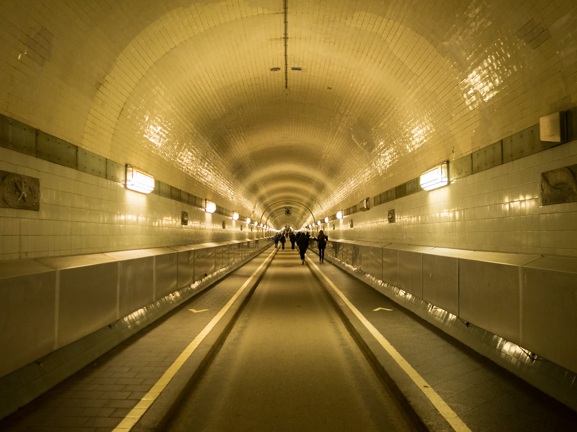 Elbe tunnel interior
