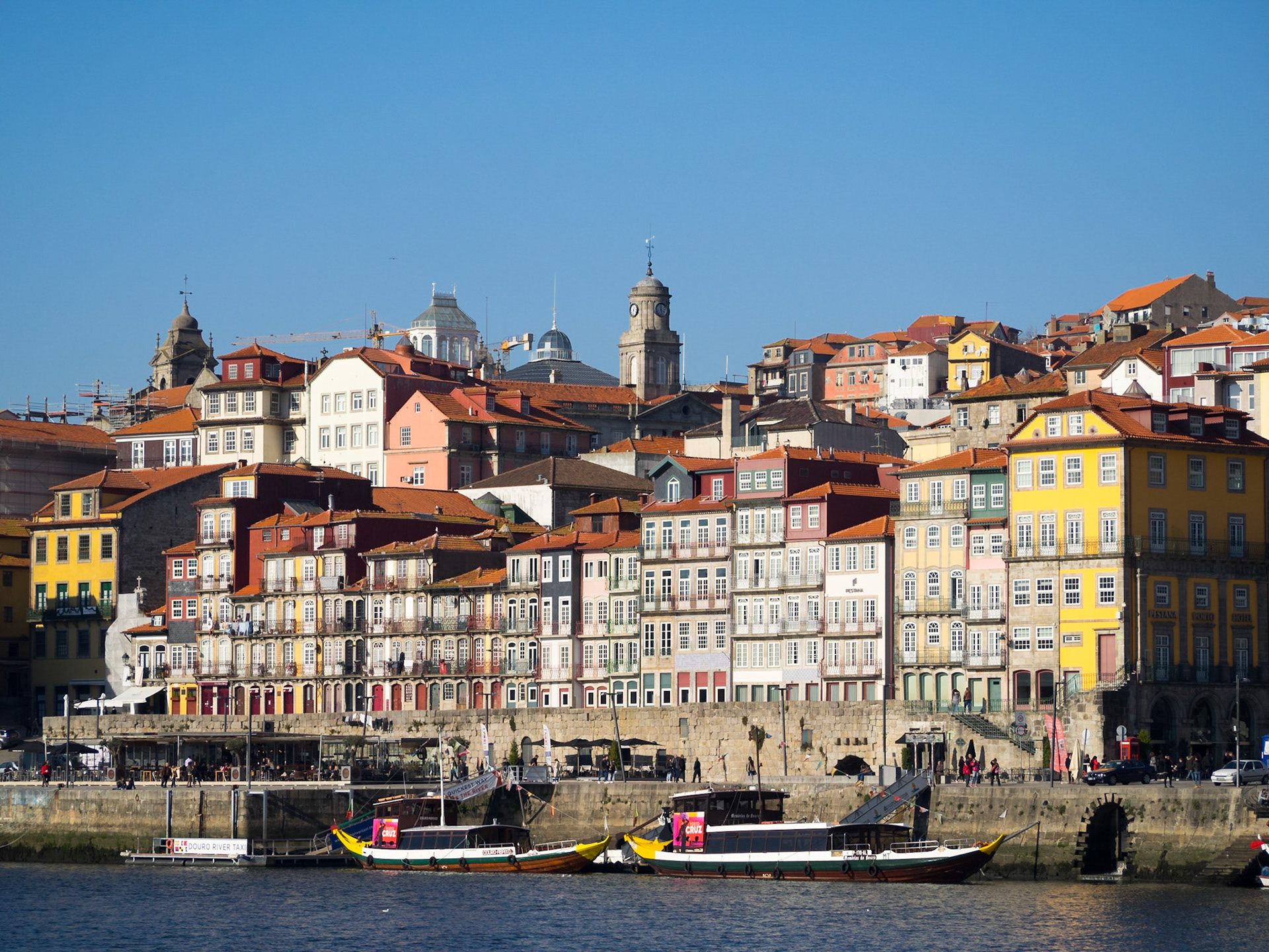 Ribeira neighbourhood buildings, Oporto