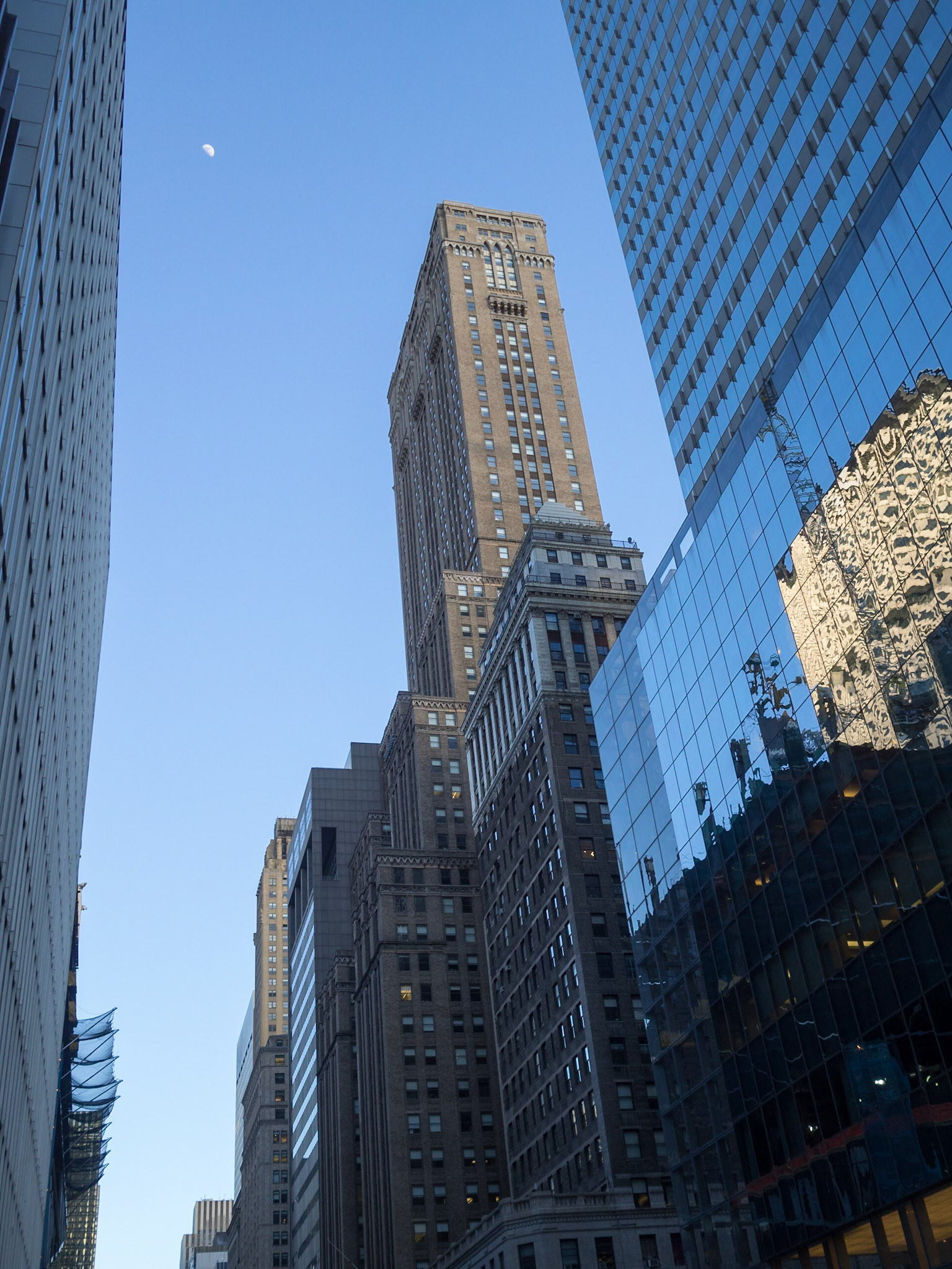 New York skyscrapers reflected in the mirrored buildings