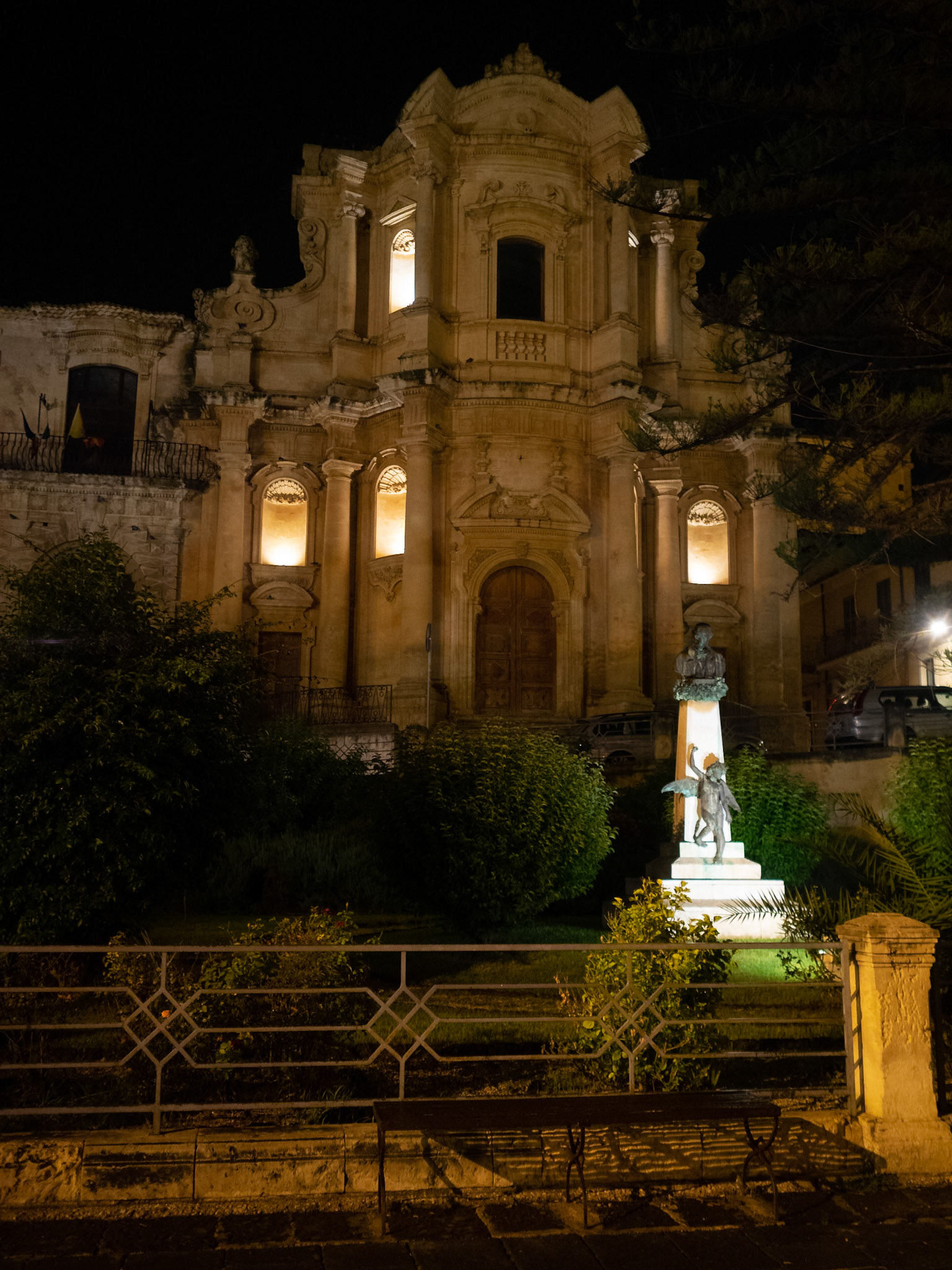 Chiesa d San Domenico night shot, Noto