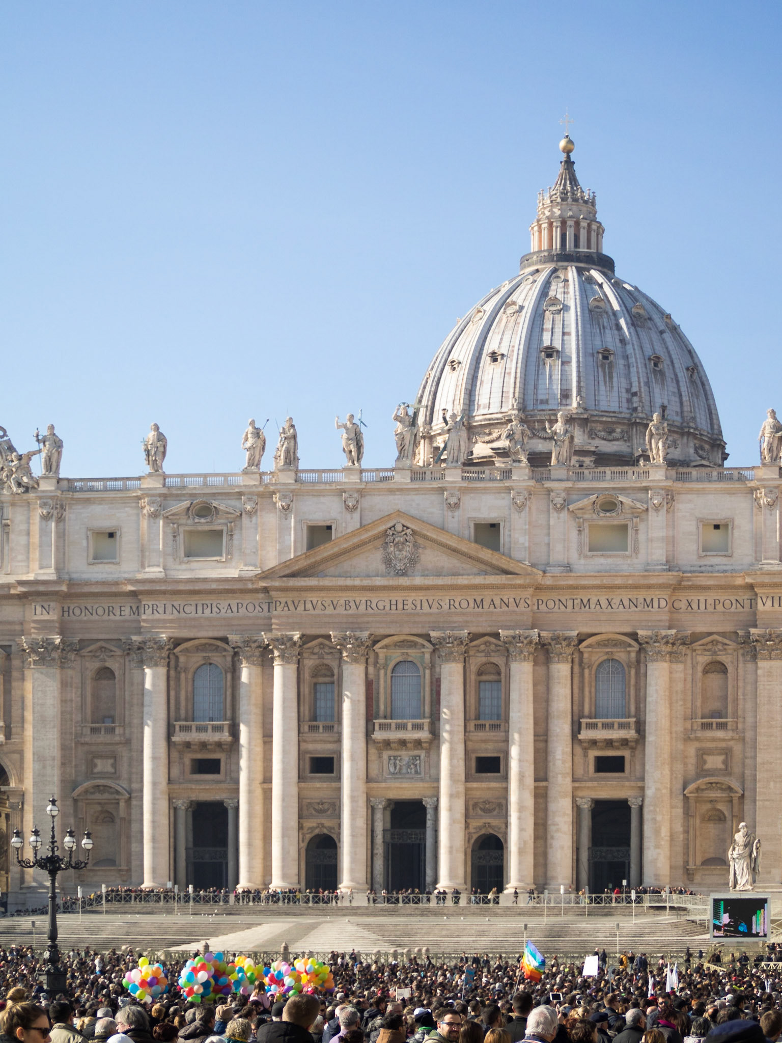 The crown in St. Peter's Square with the Basilica in background