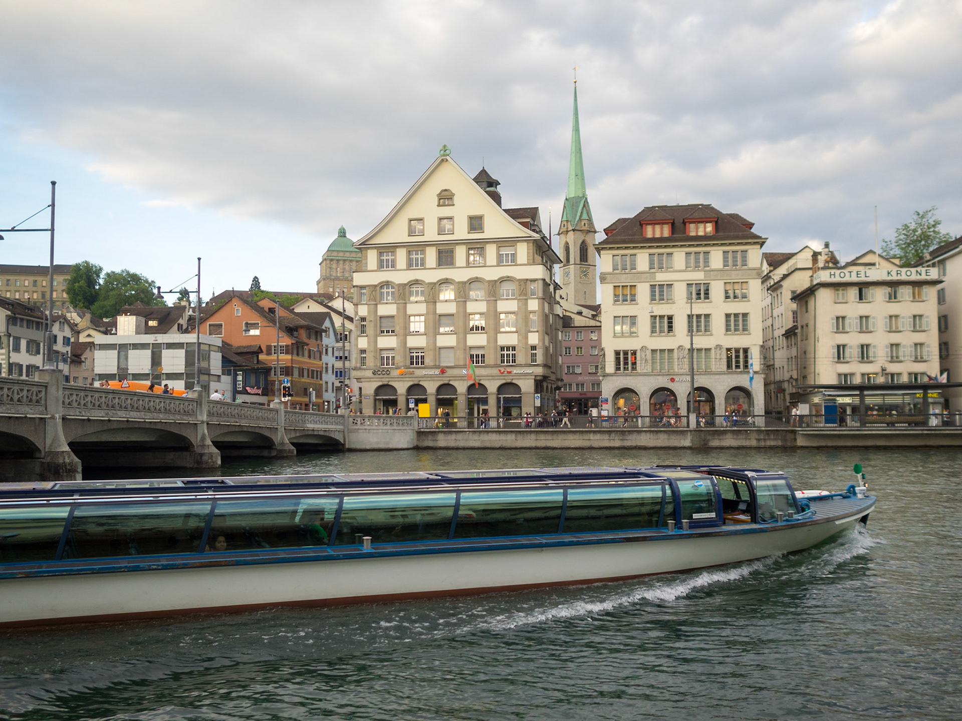 Zurich passenger boat by Munsterbrucke