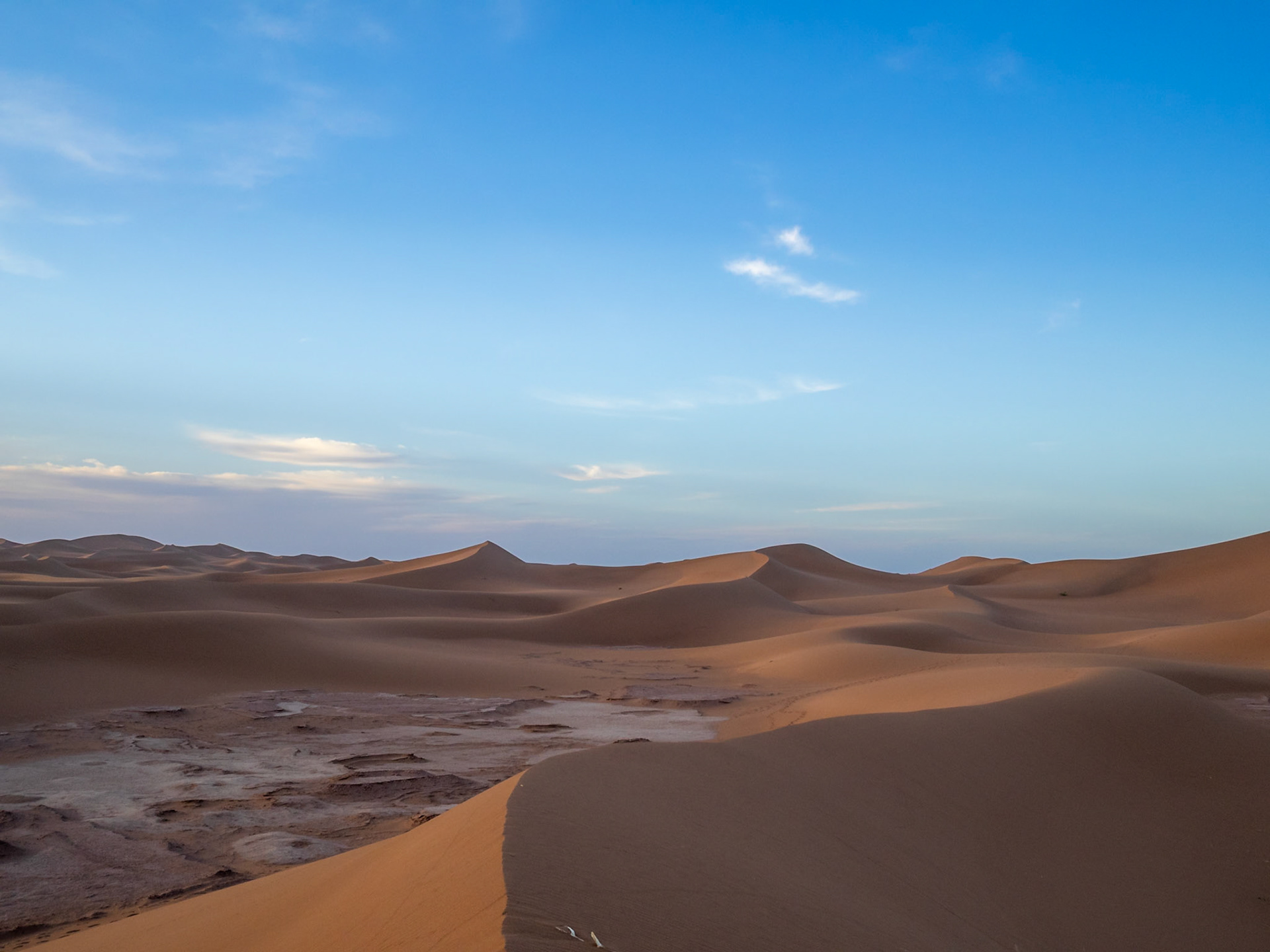 Sunrise light over Erg Chegaga sand dunes, Morocco