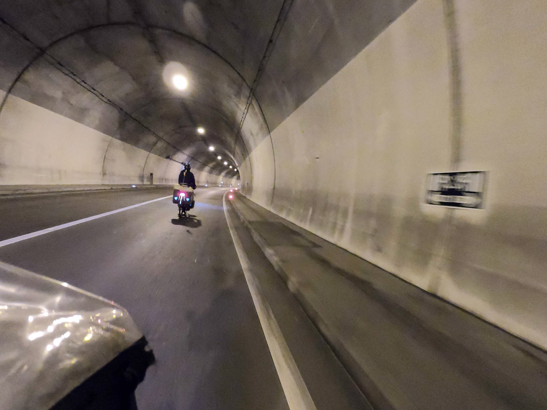 Derrière le tunnel, l'Autriche !