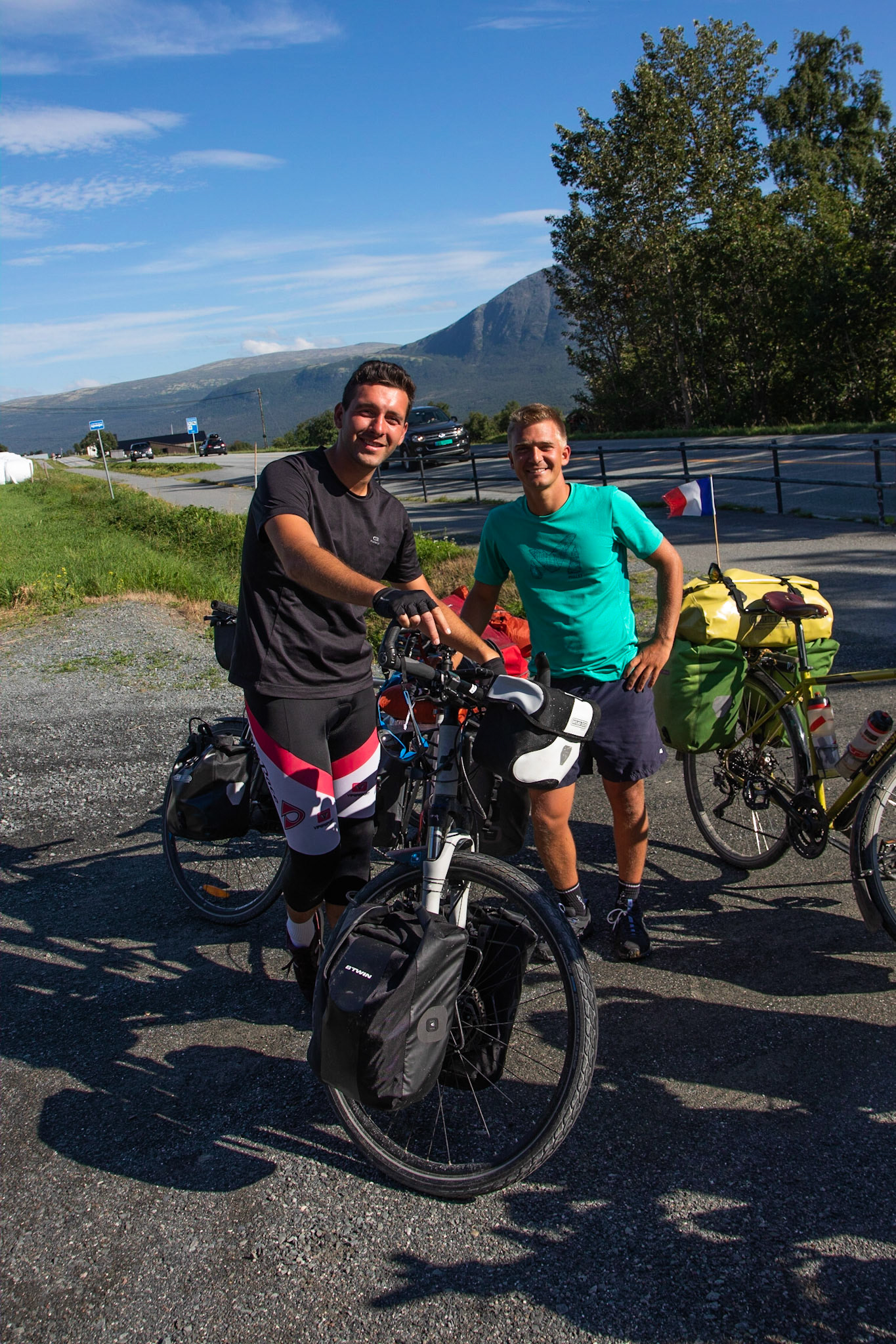 Elliot et Pierre, deux cyclos belges croisés en route