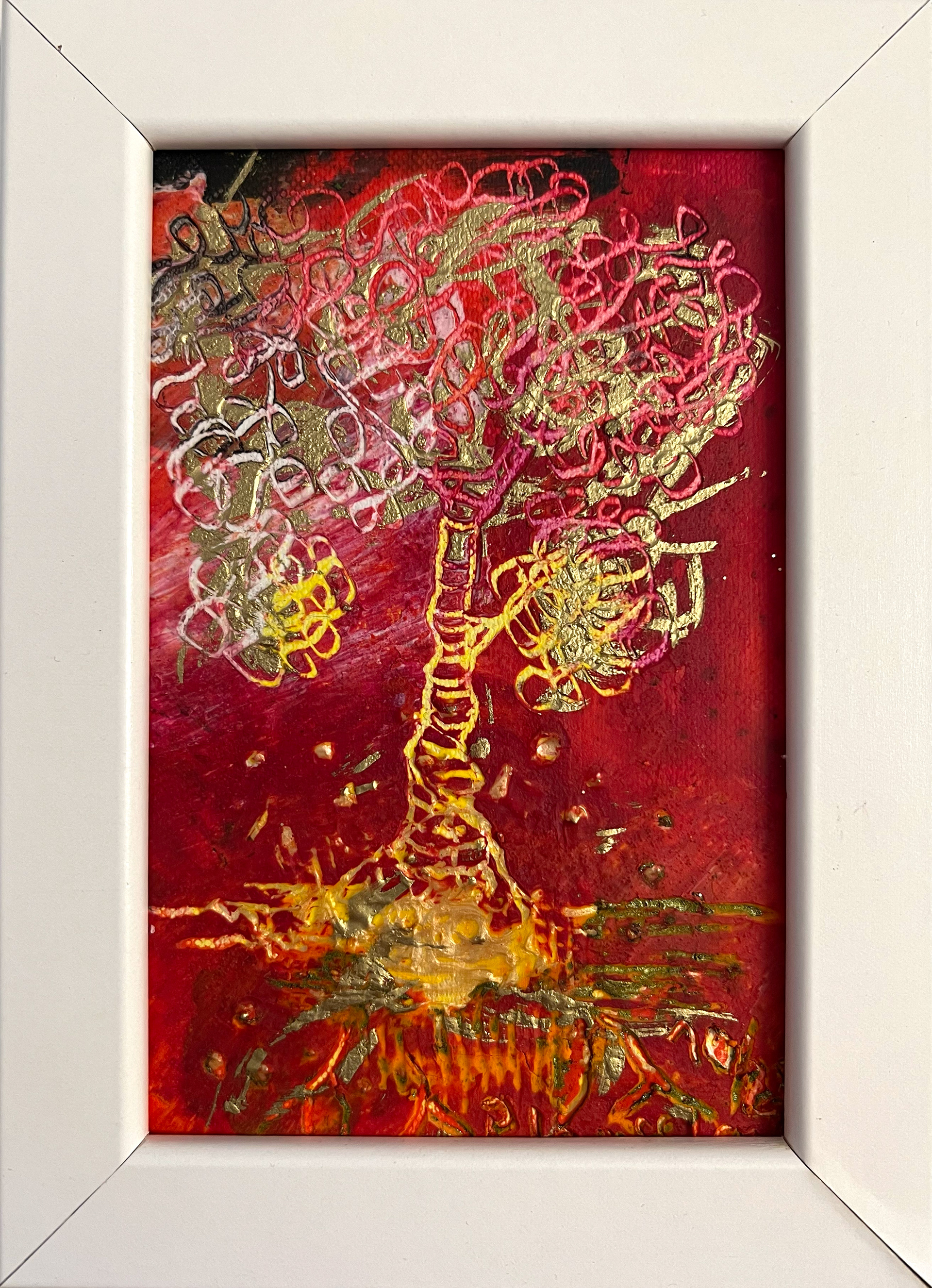 Baumfrau in Blätterwolke hat einen großen Schatz in den Wurzeln; 9x14 cm Ölfarbe mit Coldwax auf ÖlmalPapier 200g/qm