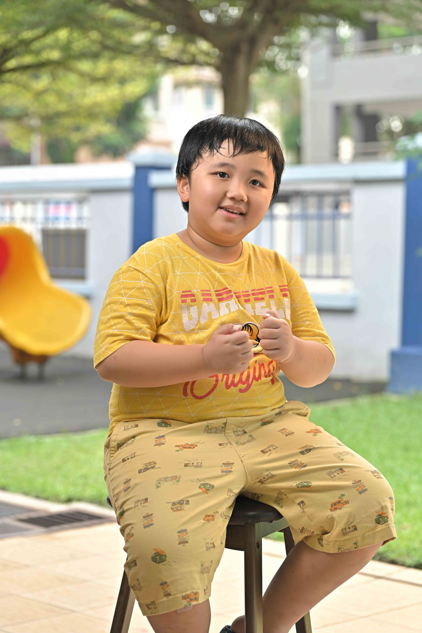8598