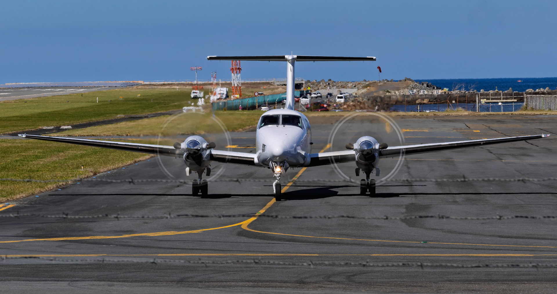 Skyline Aviation Beech King Air 200C [ZK-RSQ] Arriving from Napier, from Coutts Street during the Life Flight Open Day at Wellington Airport, New Zealand