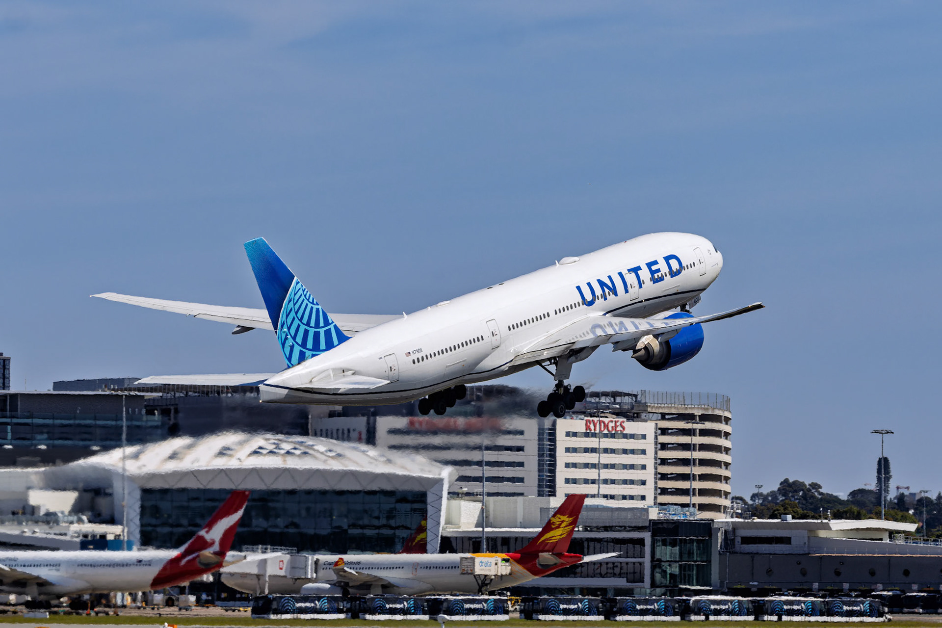 United Airlines Boeing 777-224ER [N79011] Departing to San Francisco from the Sheps Mound, Sydney Airport, Australia