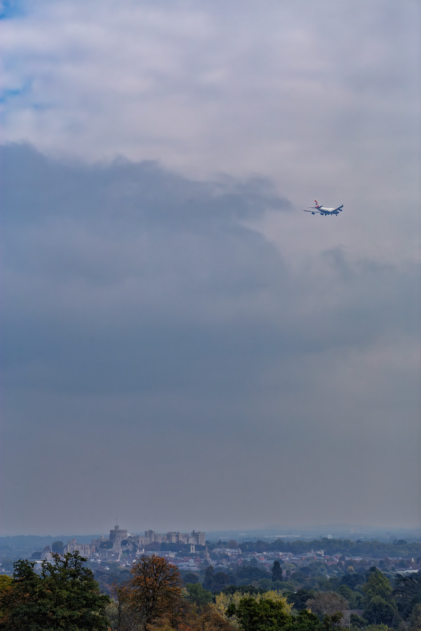 British Airways Boeing 747 on approach to Heathrow in Windsor, England