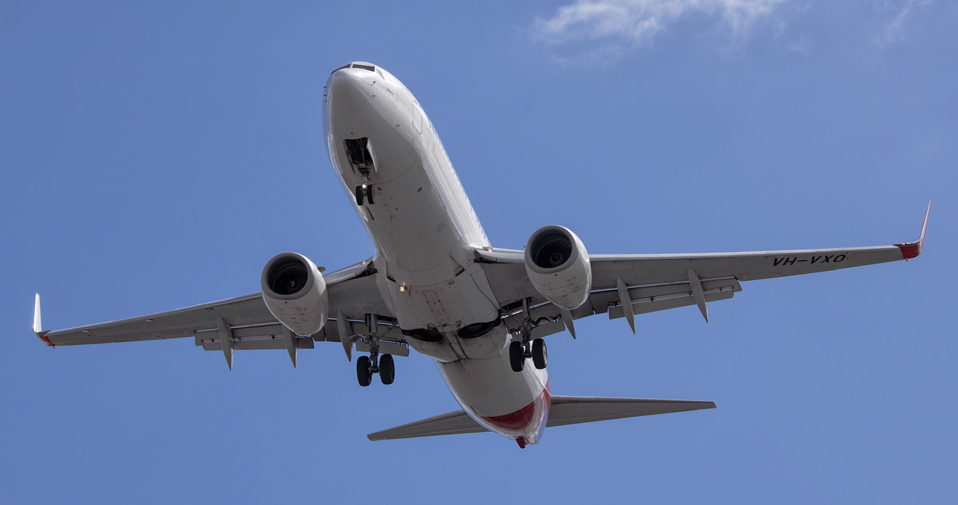 Qantas Boeing 737-838 [VH-VXO] Arriving from Brisbane at Melbourne International Airport, Australia