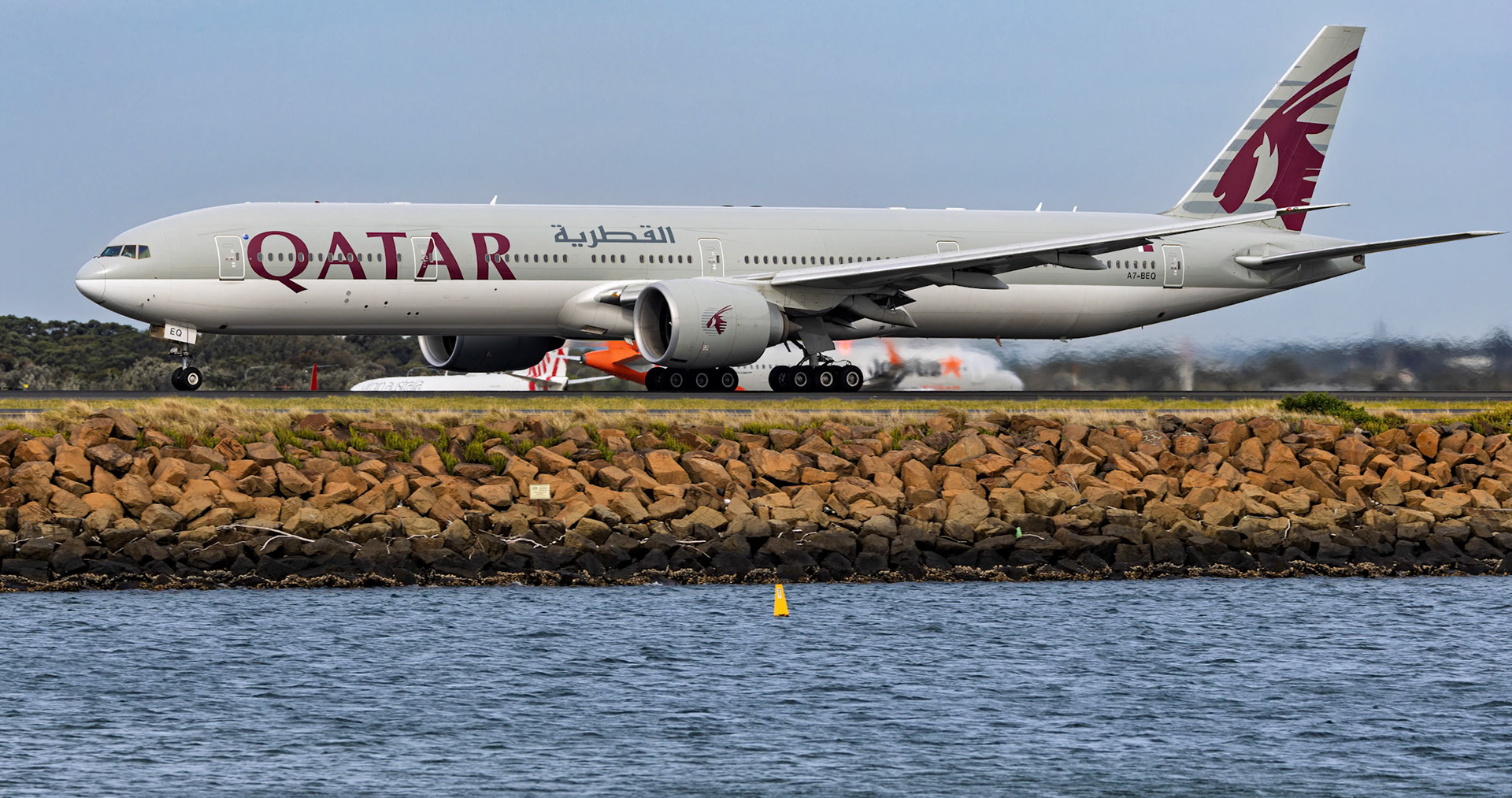 Qatar Airways Boeing 777-3DZ(ER) [A7-BEQ] Departing to Doha from The Beach, Sydney Airport, Australia