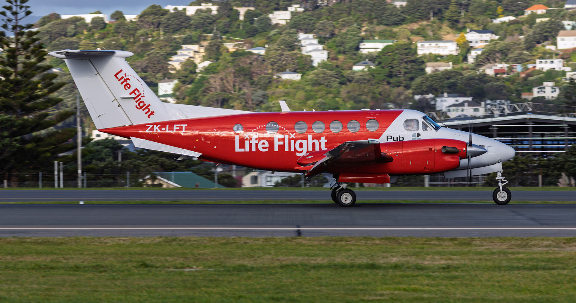 Life Flight Beech King Air 200C [ZK-LFT] Arriving from Auckland at Wellington Airport from the Coutts Street, New Zealand