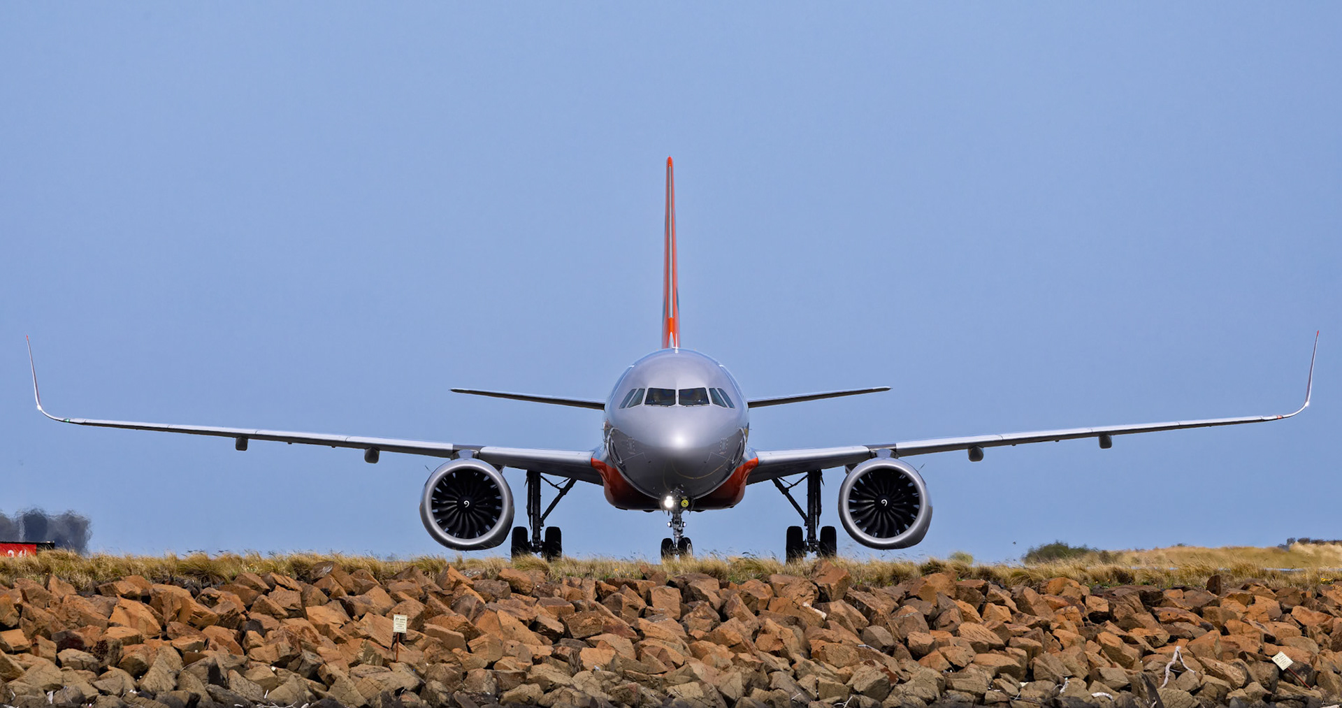 Jetstar Airbus A321-251NX(LR) [VH-OYK] Arriving from Auckland from The Beach, Sydney Airport, Australia