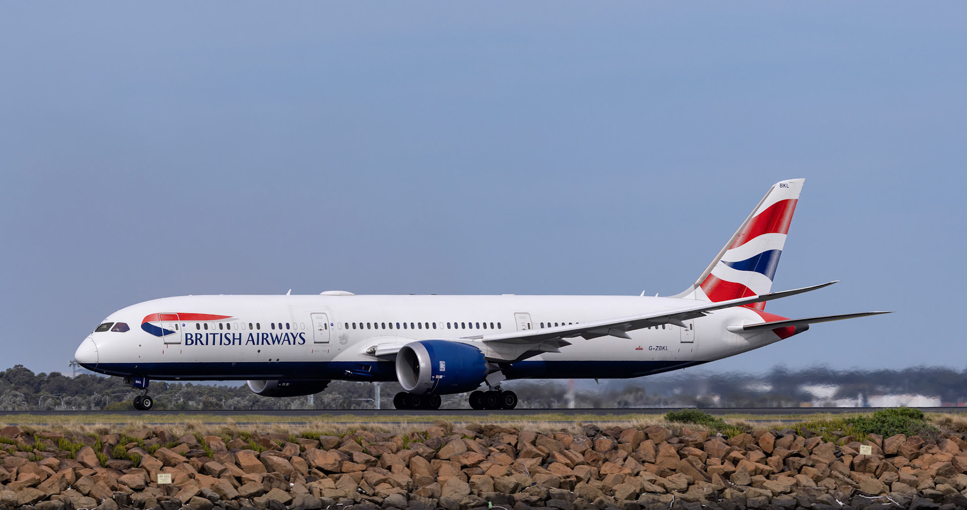 British Airways Boeing 787-9 Dreamliner [G-ZBKL] Departing to Singapore from The Beach, Sydney Airport, Australia