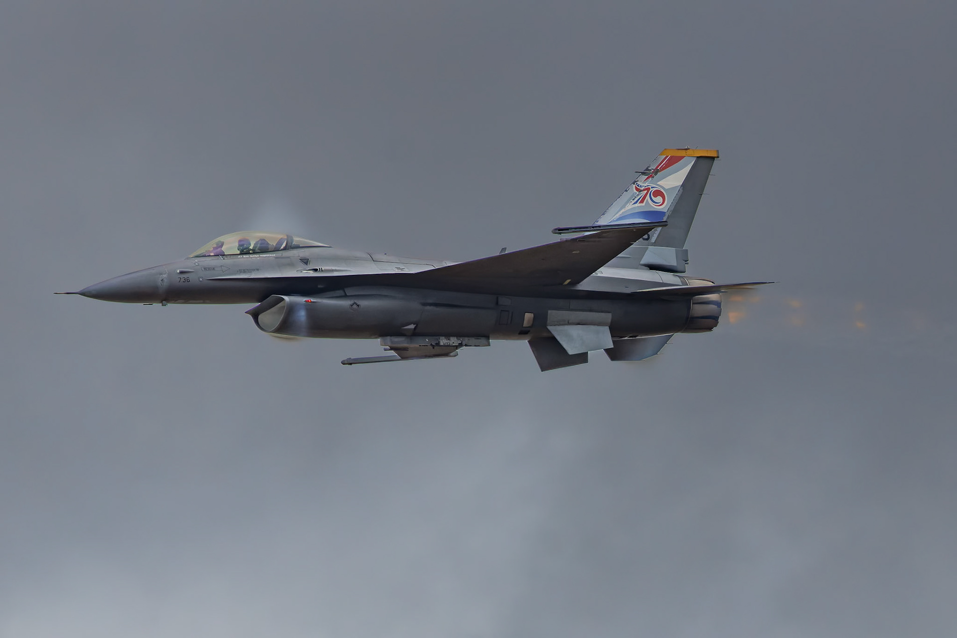 US AIr Force F-16 (90-0736) with the Tail scheme for the 70th anniversary of the U.S. Republic of Korea Alliance on display at the Avalon Airshow in Victoria, Australia