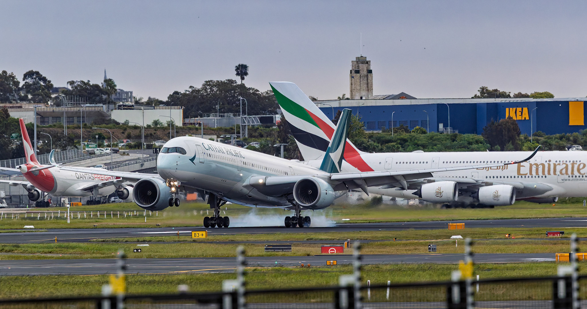 Cathay Pacific Airbus A350-941 [B-LRX] Arriving from Hong Kong from the Sheps Mound, Sydney Airport, Australia
