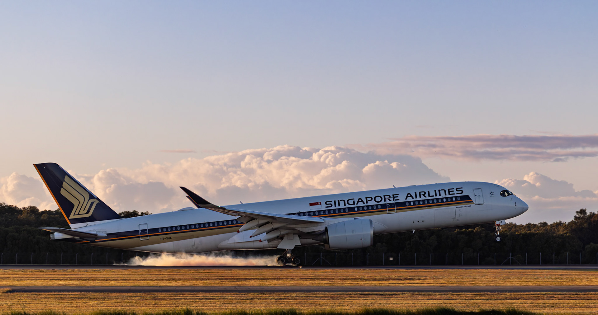 Singapore Airlines Airbus A350-941 [9V-SHA], Arriving from Singapore at Brisbane International Airport, Australia