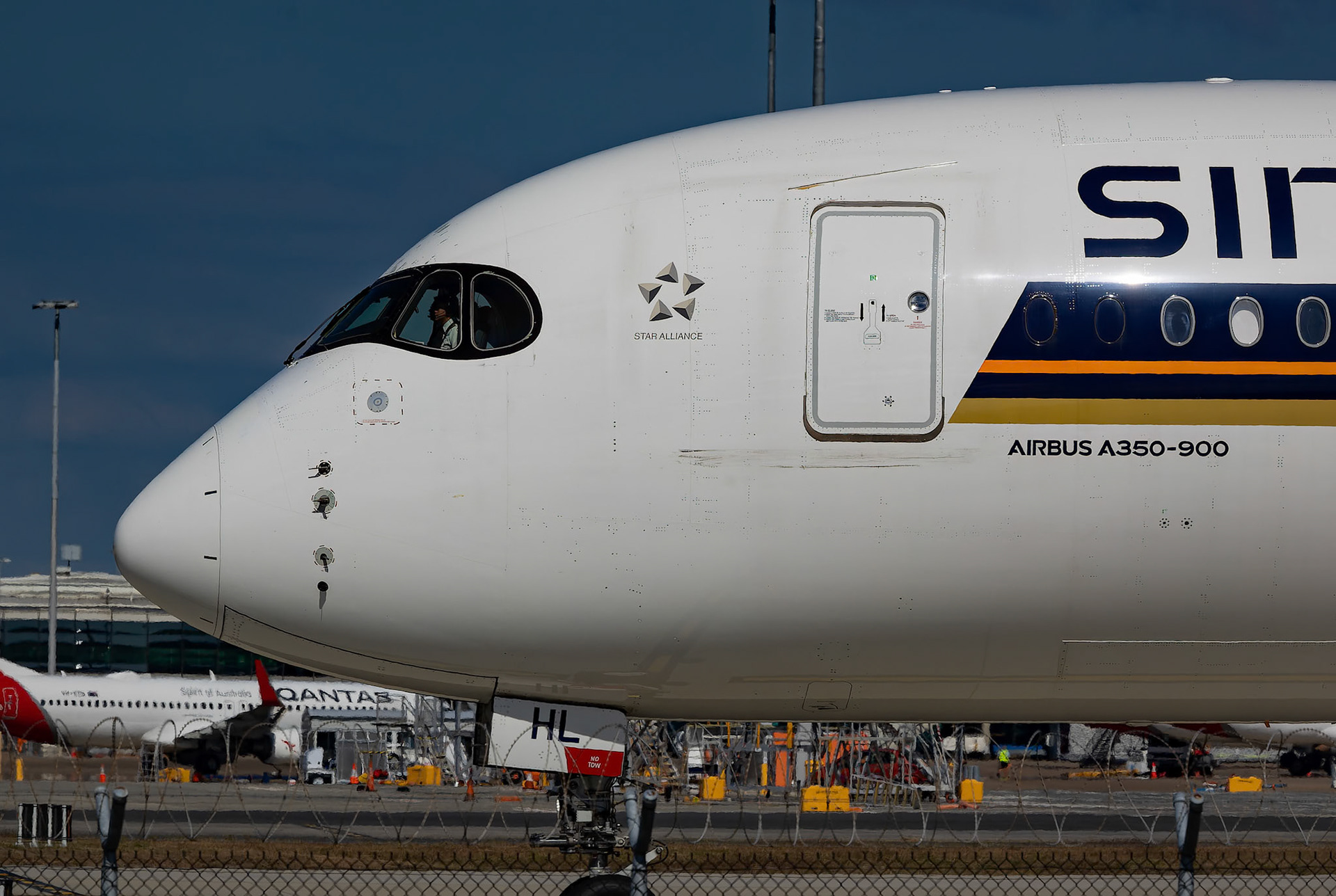Singapore Airlines Airbus A350-941 Airbus A350-941 9V-SHL [SQ255] Arriving at Brisbane from Singapore, Australia