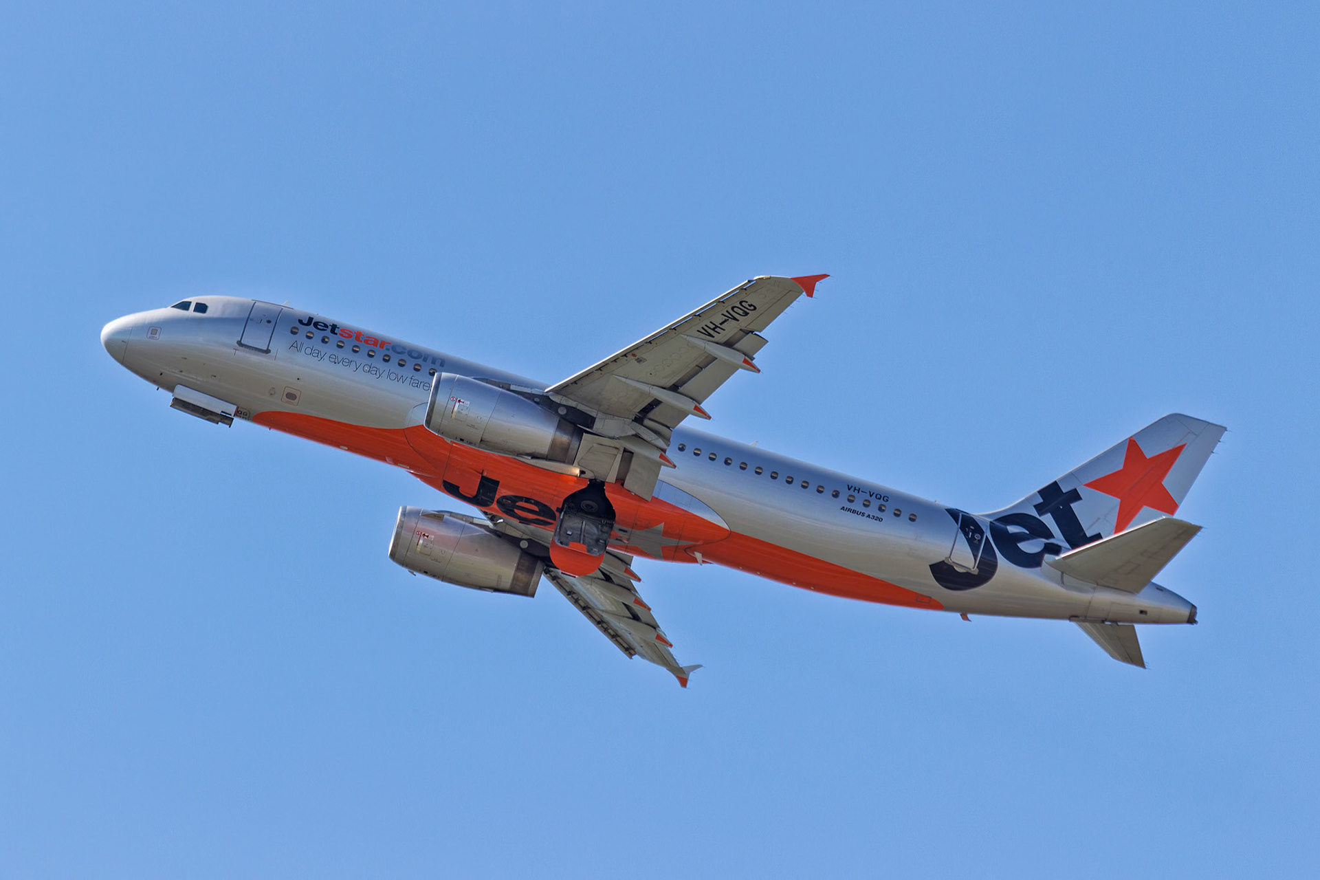 Jetstar Airways - Airbus A320-232 [VH-VQG] Departing Brisbane Airport, Australia