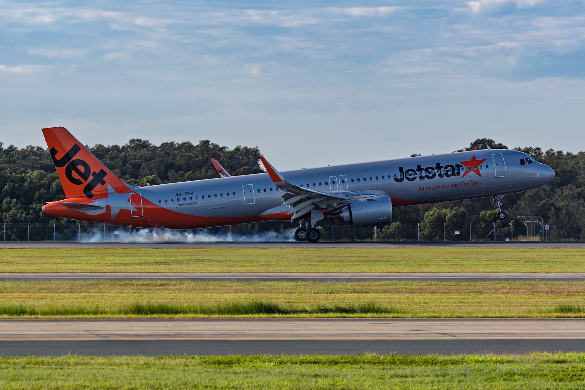 JetStar Airbus A321-251NX-LR  [VH-OFV], Arriving from Auckland at Brisbane International Airport, Australia