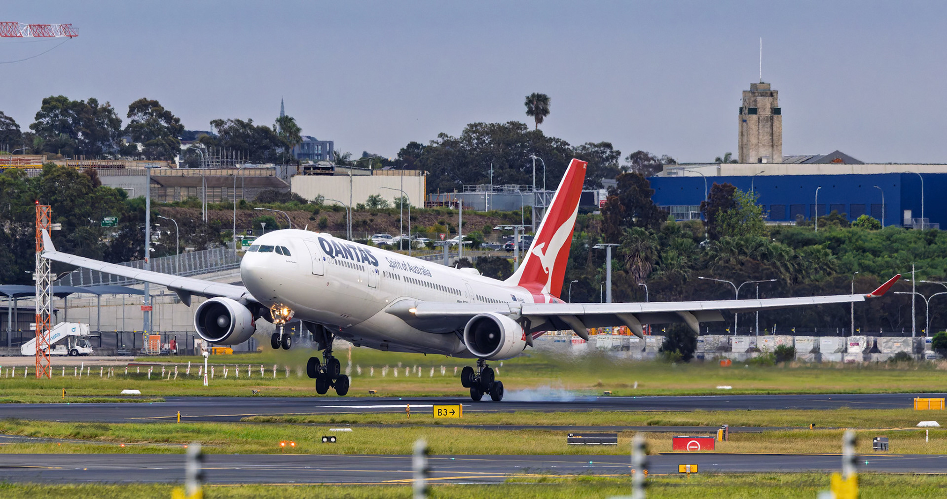 Qantas Airbus A330-202 [VH-EBC] Arriving from Jakarta from the Sheps Mound, Sydney Airport, Australia