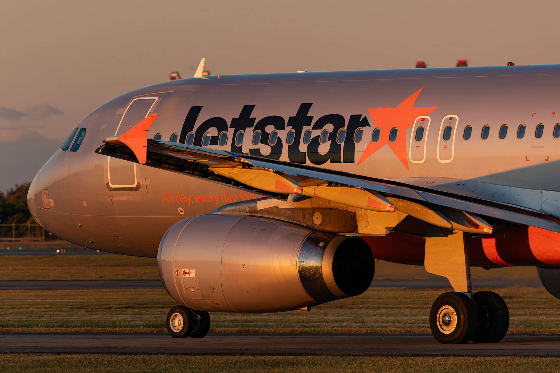 JetStar Airbus A320-232 [VH-VFK], Departing to Melbourne at Brisbane International Airport, Australia