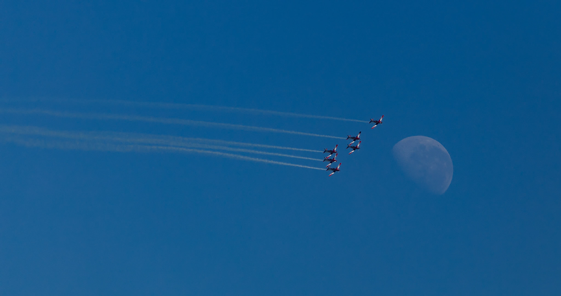 RAAF Roulettes flying to the moon at Wings Over Illawarra 2018, Illawarra Regional Airport, Albion Park Rail, New South Wales, Australia