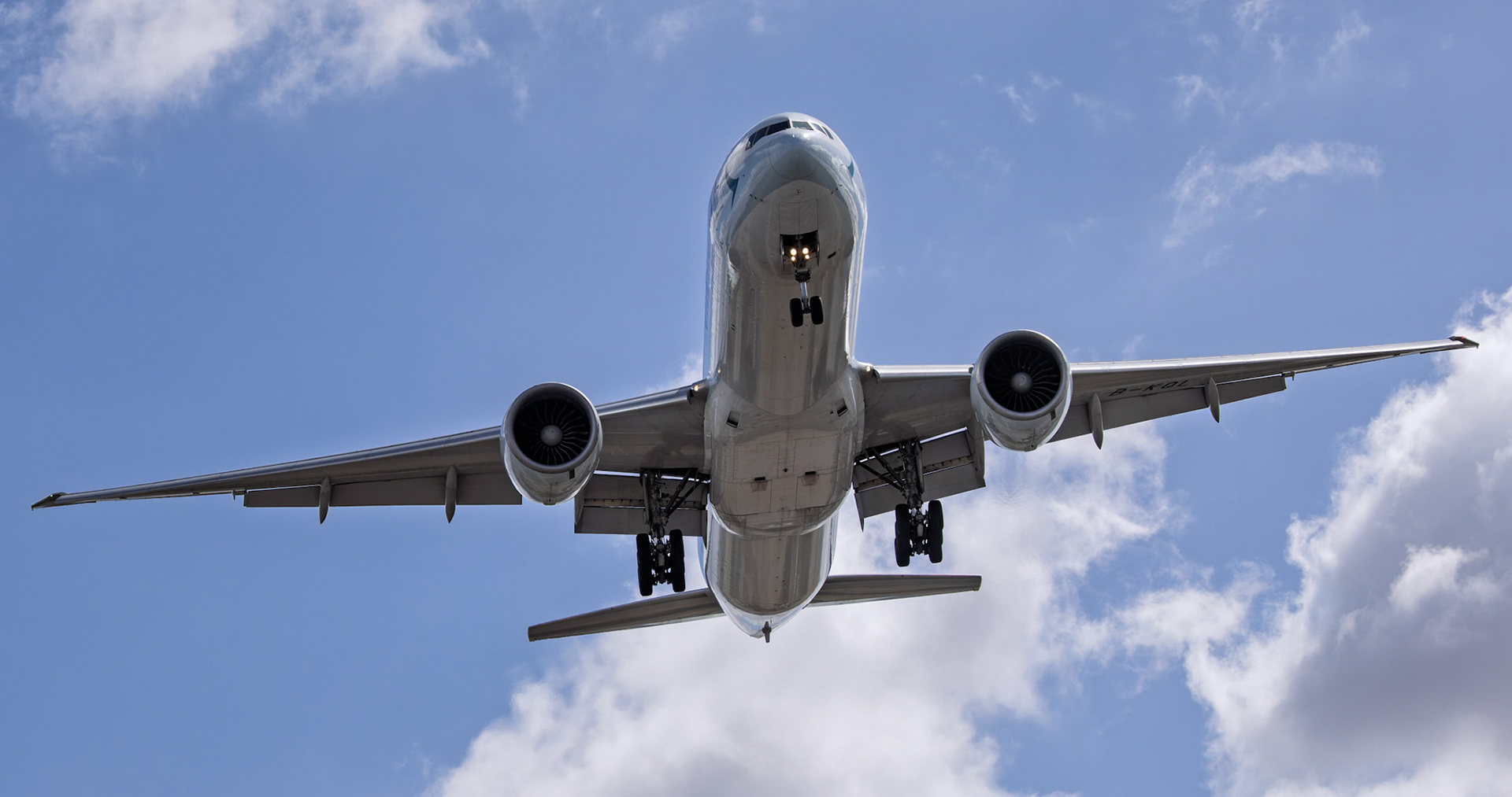 Cathay Pacific Boeing 777-367ER (Oneworld Livery) [B-KQL] Arriving from Hong Kong at Melbourne International Airport, Australia