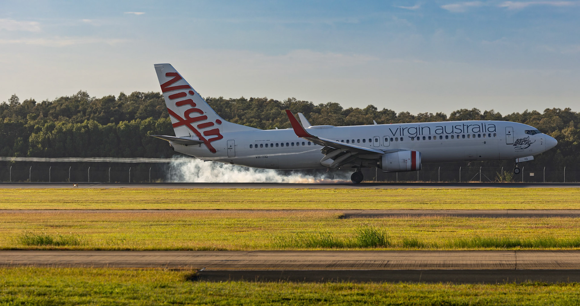 Virgin Australia Boeing 737-8FE [VH-YIG], Arriving from Townsville at Brisbane International Airport, Australia