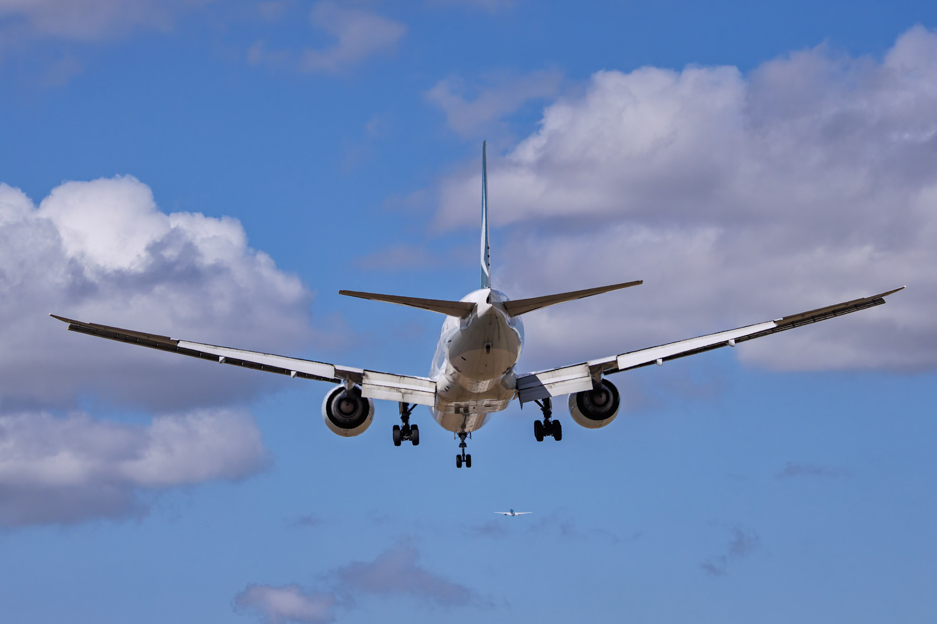 Cathay Pacific Boeing 777-367ER (Oneworld Livery) [B-KQL] Arriving from Hong Kong at Melbourne International Airport, Australia