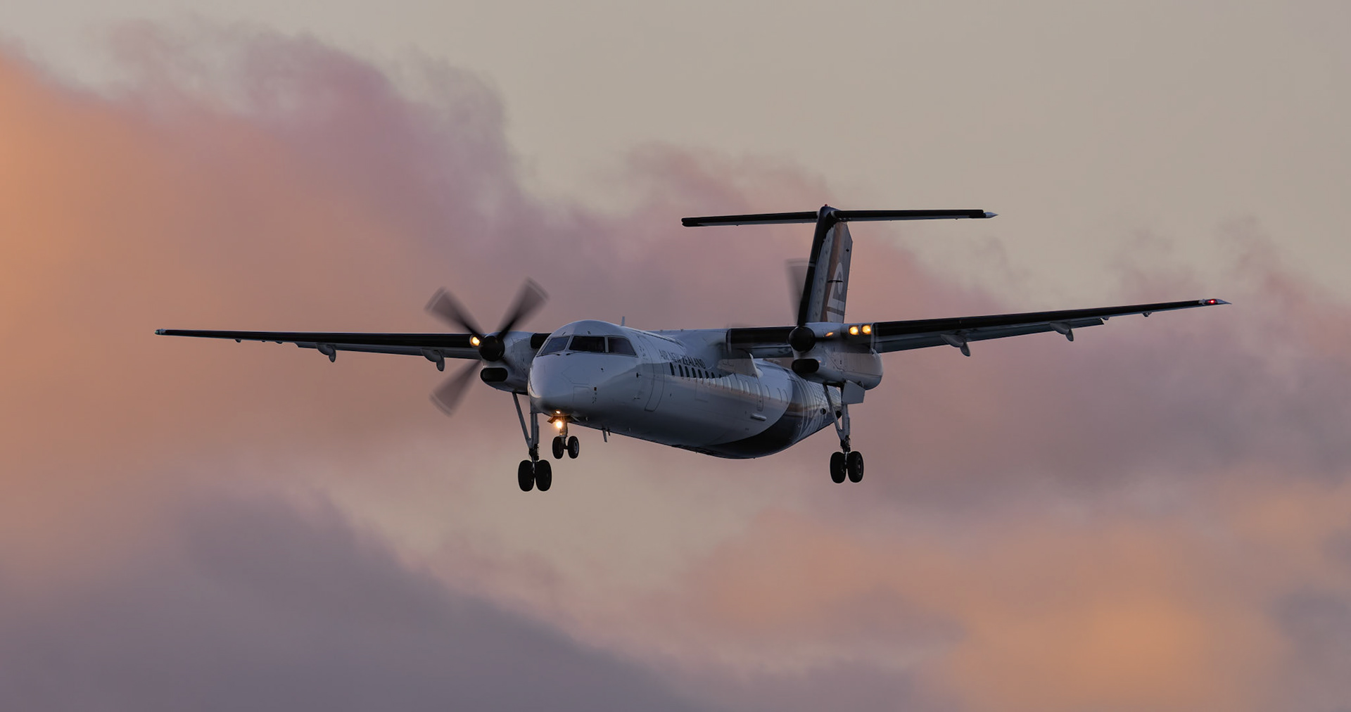 Air New Zealand De Havilland Canada Dash 8-300 [ZK-NEB] Arriving from Tauranga at Wellington Airport from the Airport Lookout, New Zealand