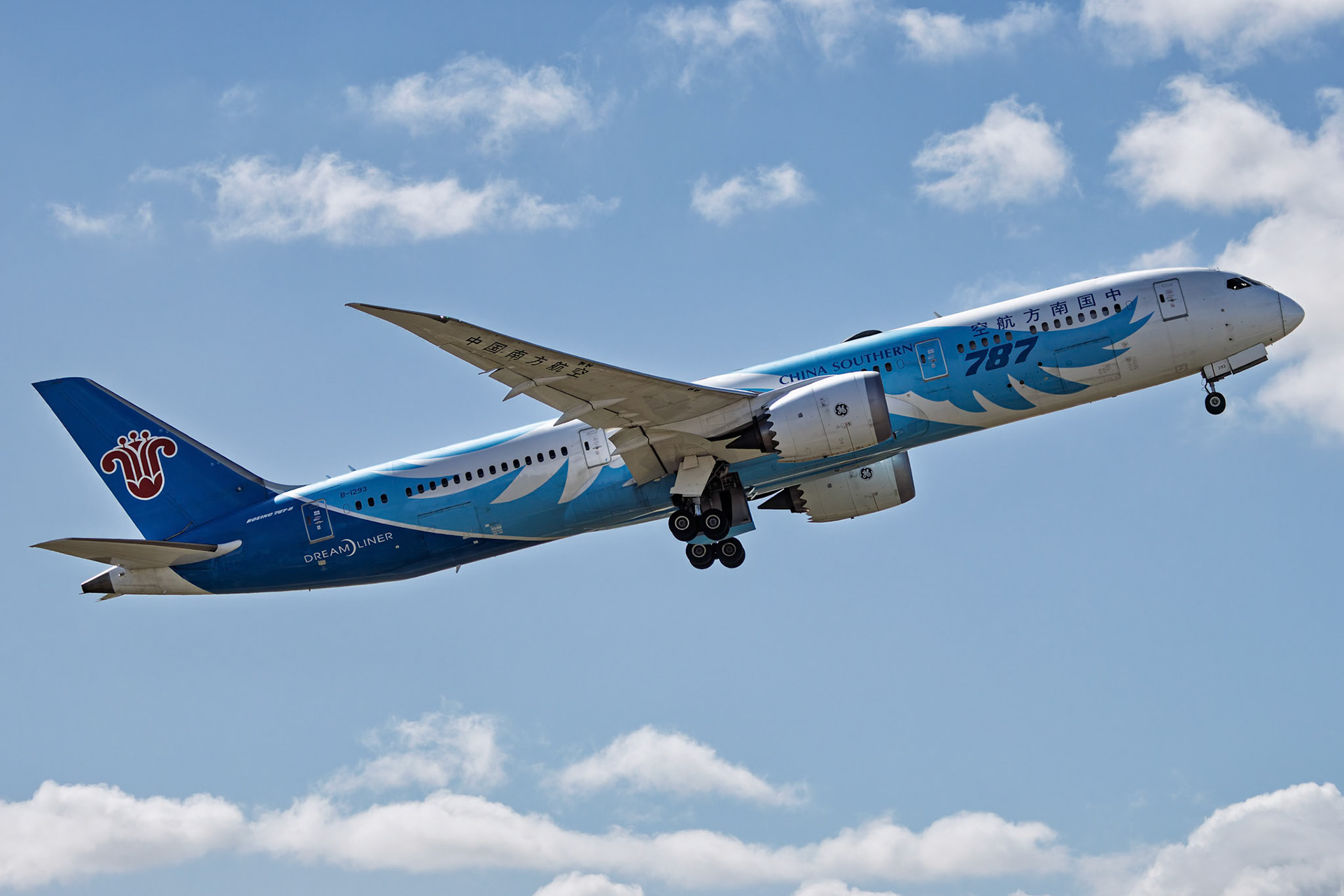 China Southern Airlines Boeing 787-9 Dreamliner [B-1293] Departing to Guangzhou China at Melbourne International Airport, Australia