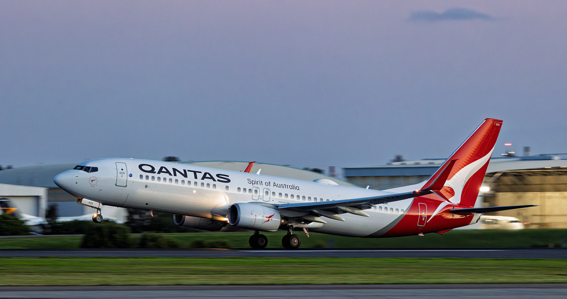 Qantas Boeing 737-838 [VH-XZA] Departing to Perth at Brisbane International Airport, Australia