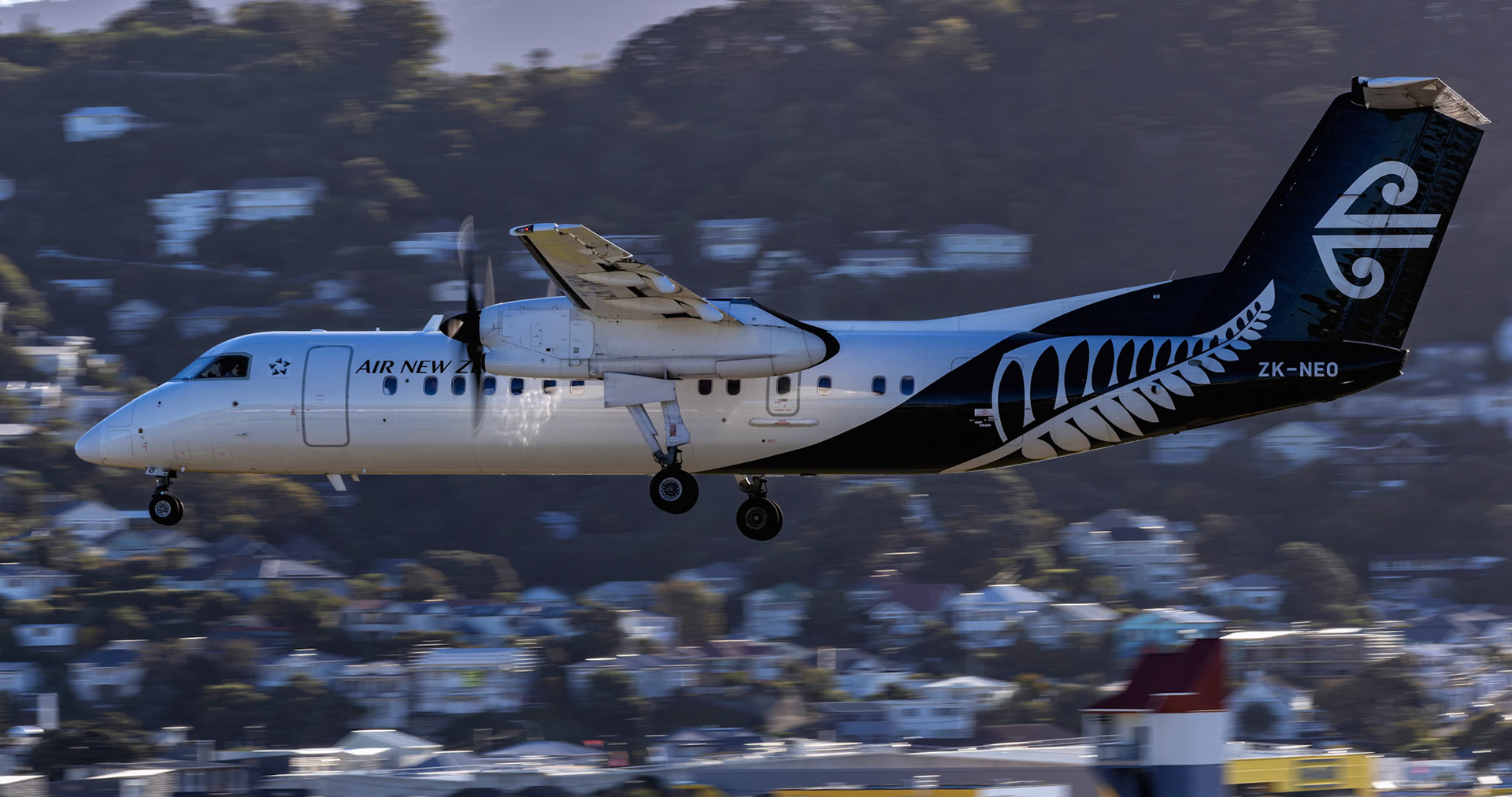 Air New Zealand De Havilland Canada Dash 8-300 [ZK-NEO] Arriving from Napier from Airport Lookout, New Zealand