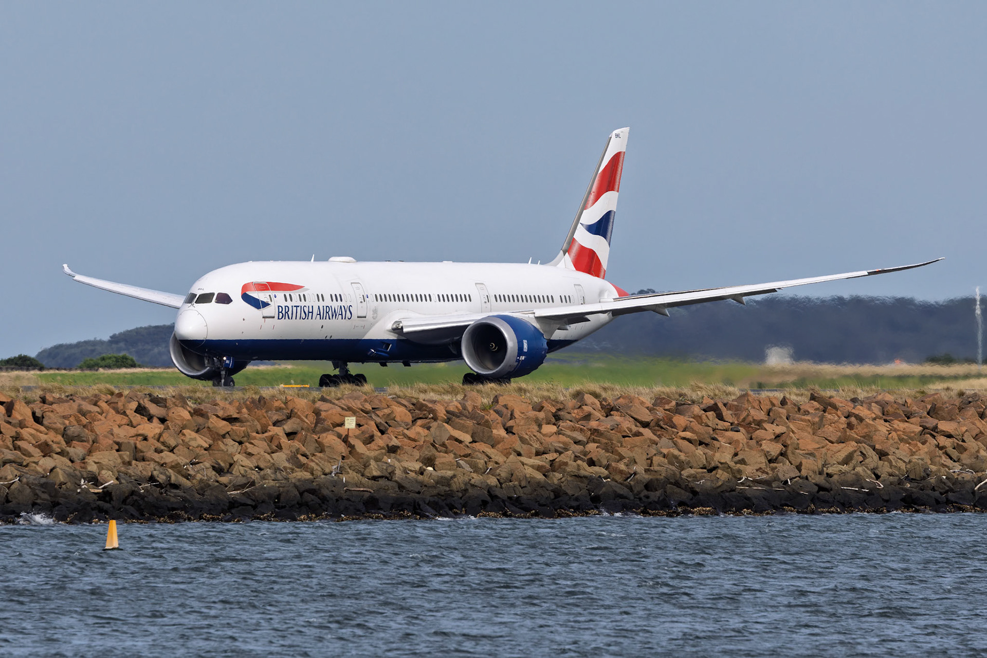 British Airways Boeing 787-9 Dreamliner [G-ZBKL] Departing to Singapore from The Beach, Sydney Airport, Australia