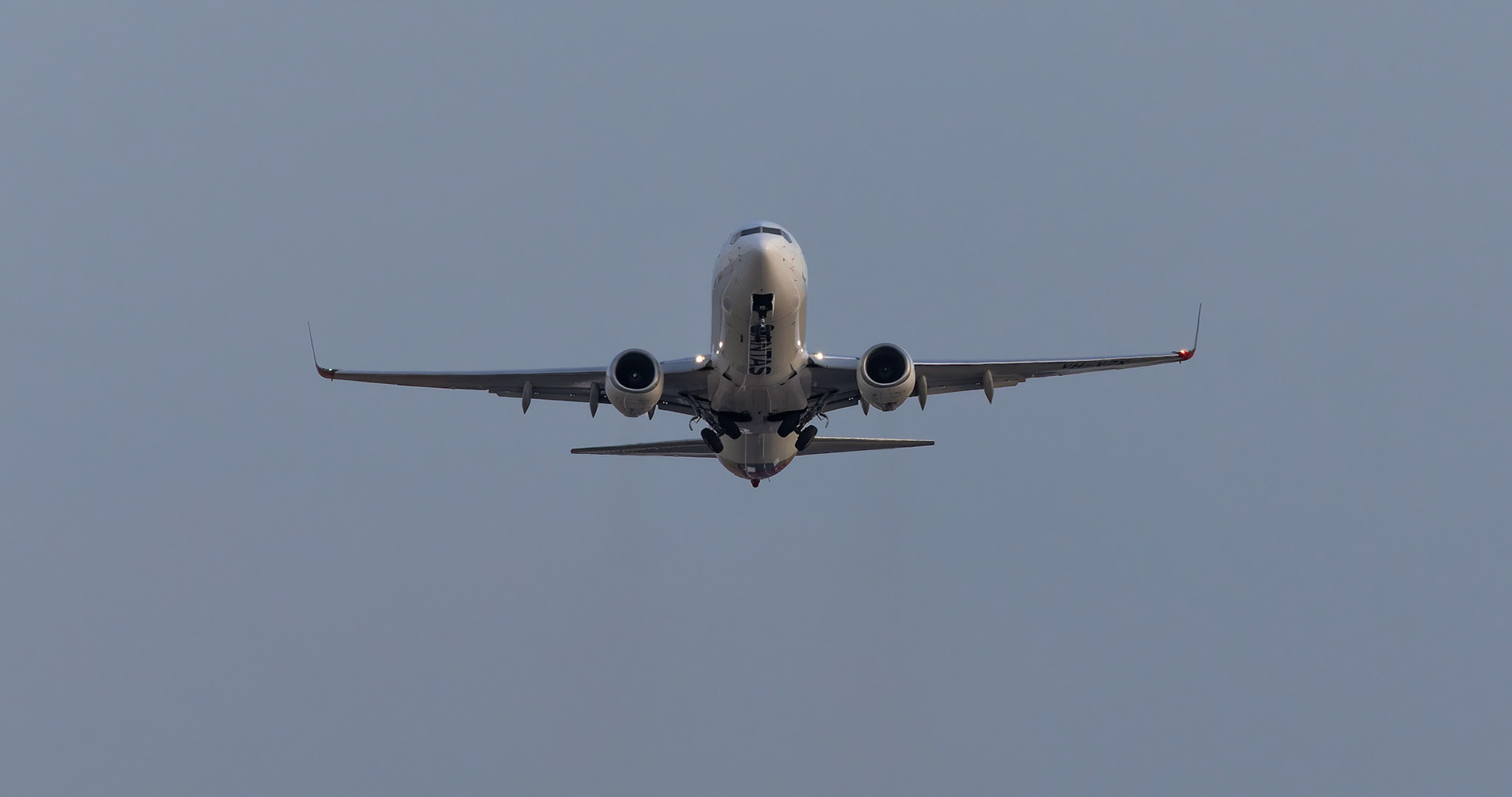Qantas Boeing 737-838 [VH-VZK] Departing to Canberra from the P3 Carpark, Sydney Airport, Australia